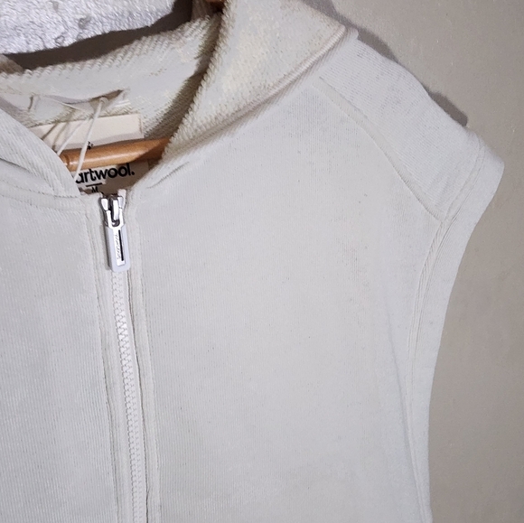 Smartwool White Sleeveless Hoodie with Front Pocket - Picture 4 of 8